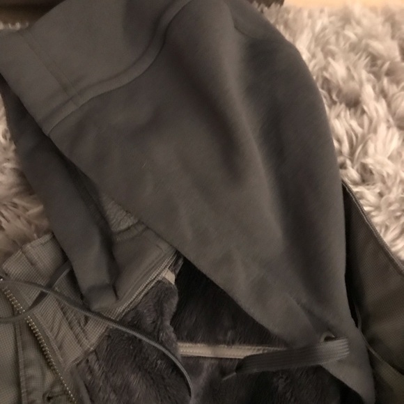 Grey hooded jacket MEC - Picture 6 of 7